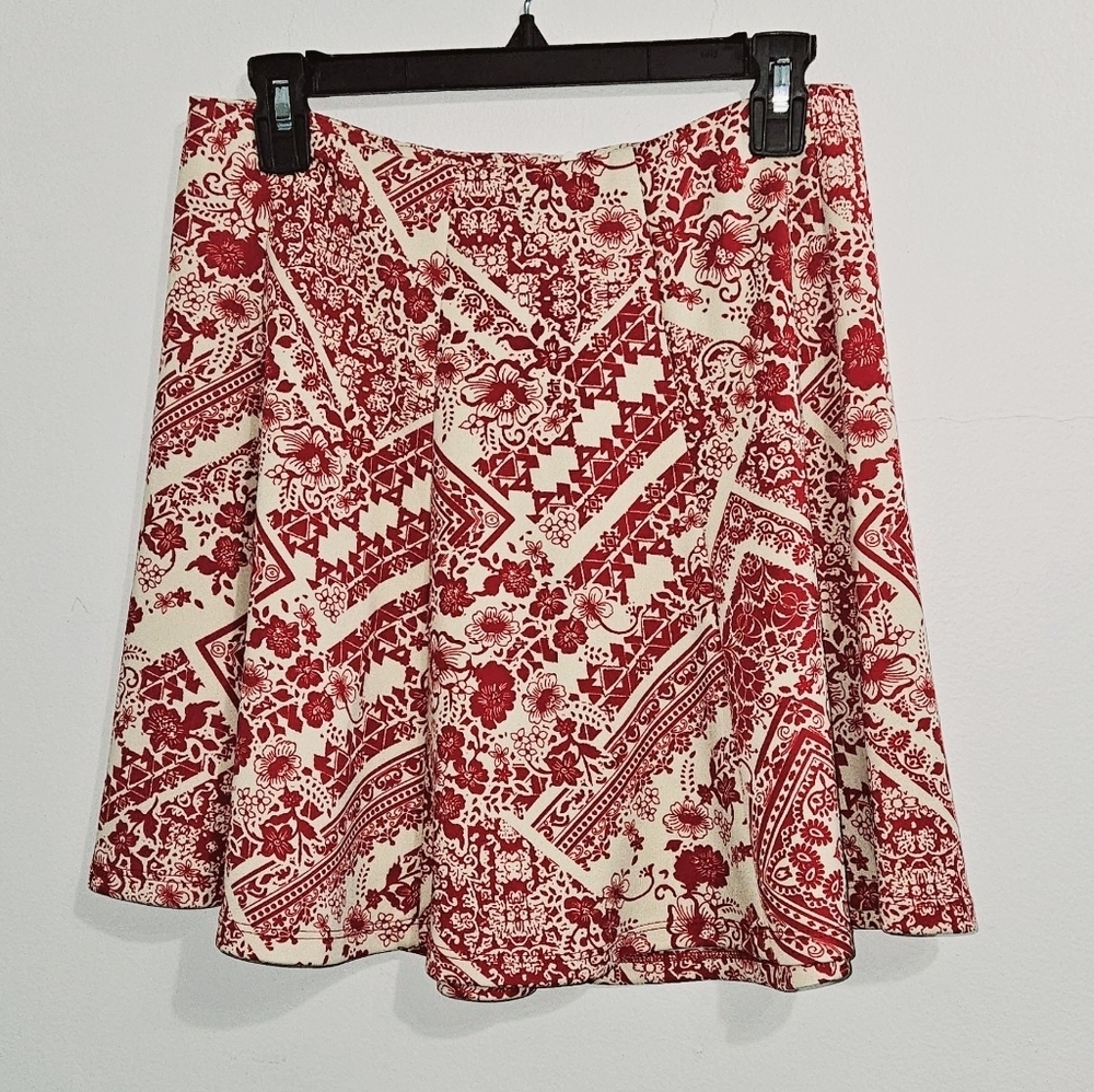 Anthropologie WAYF flare red and cream floral mini skirt. Size medium. - Picture 2 of 5